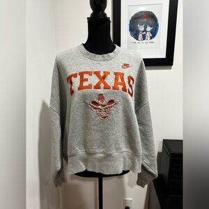 Women's Nike Texas Longhorns Classic Arch Oversized Cropped Sweatshirt